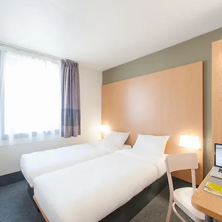 Hotel Sud Marche International 2*