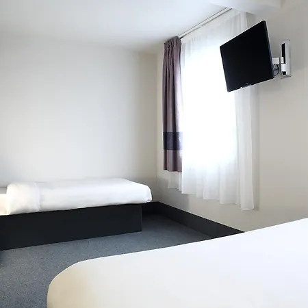 Hotel Sud Marche International 2*