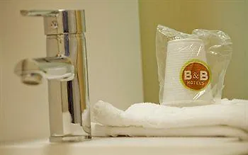 Hotel Sud Marche International 2*